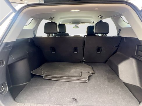Used 2024 GMC Terrain SLT image 27