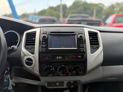 Used 2013 Toyota Tacoma 4x4 Double Cab image 23