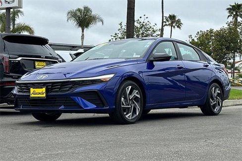 Used 2025 Hyundai Elantra Sport w/ Cargo Package image 8