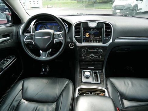 Used 2016 Chrysler 300 Limited image 15