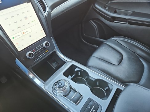 Used 2022 Ford Edge Titanium image 30