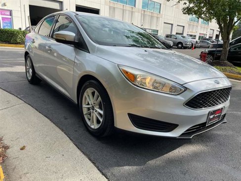 Used 2015 Ford Focus SE image 4