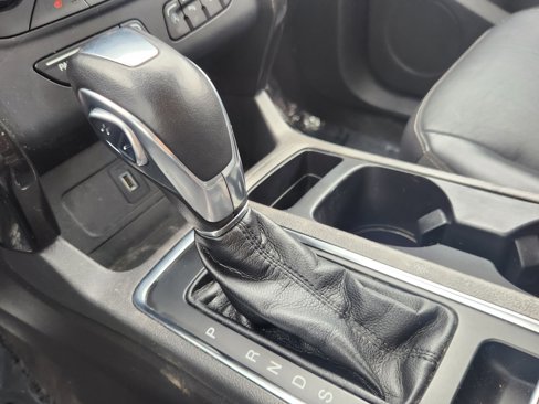 Used 2019 Ford Escape Titanium image 11