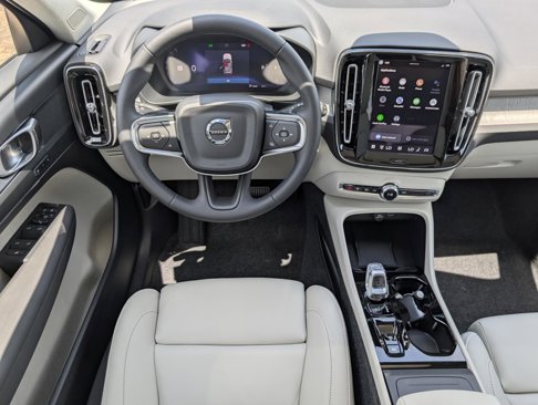 New 2026 Volvo XC40 B5 Plus w/ Protection Package Premier image 28