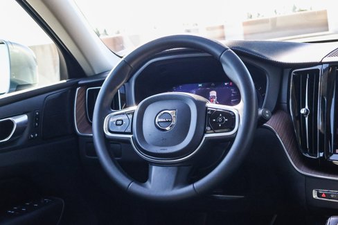 Used 2023 Volvo XC60 B5 Ultimate w/ Climate Package image 17