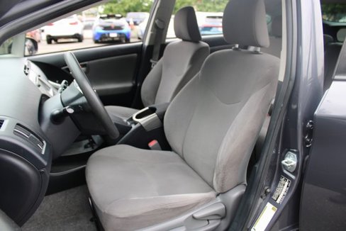 Used 2014 Toyota Prius Plug-In Hybrid image 16