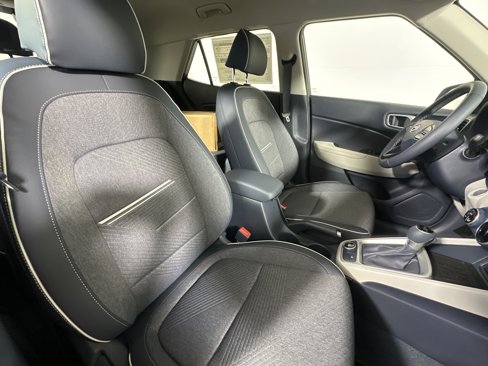 New 2025 Hyundai Venue Limited image 23