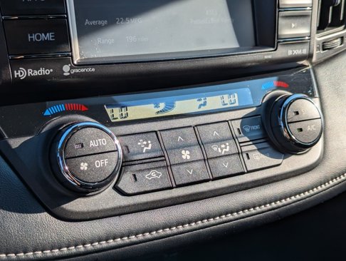 Used 2018 Toyota RAV4 XLE image 19