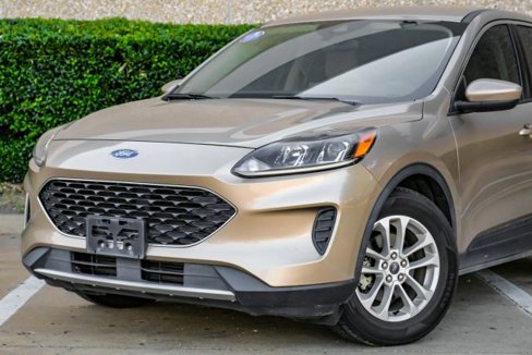 Used 2020 Ford Escape SE image 5