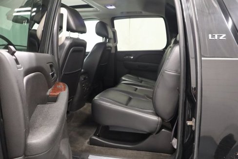 Used 2012 Chevrolet Avalanche LTZ image 12