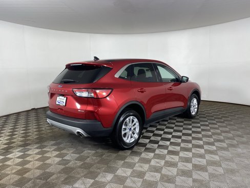 Used 2022 Ford Escape SE image 3