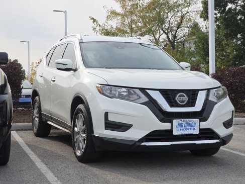 Used 2020 Nissan Rogue SV image 2