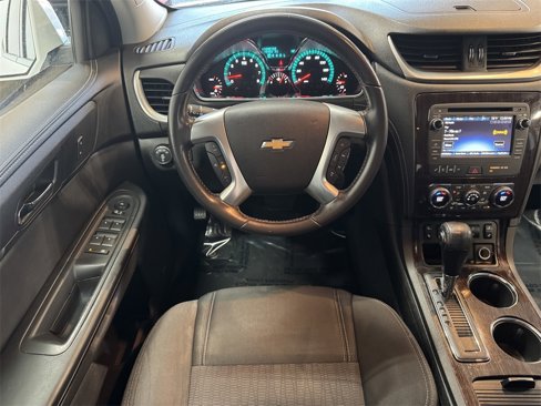 Used 2017 Chevrolet Traverse LT image 34