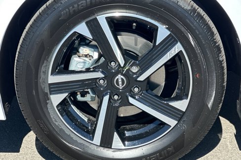 New 2025 Nissan Sentra SV w/ Trunk Package image 30