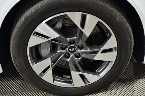 Certified 2022 Audi e-tron Premium w/ Convenience Plus Package image 9
