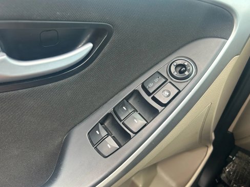 Used 2016 Hyundai Elantra GT image 13