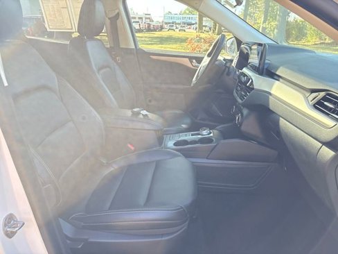 Certified 2022 Ford Escape SEL image 39