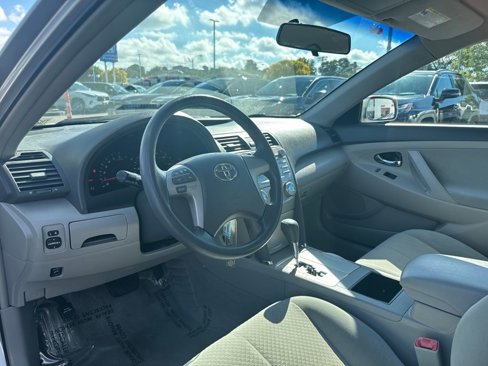 Used 2009 Toyota Camry LE image 15