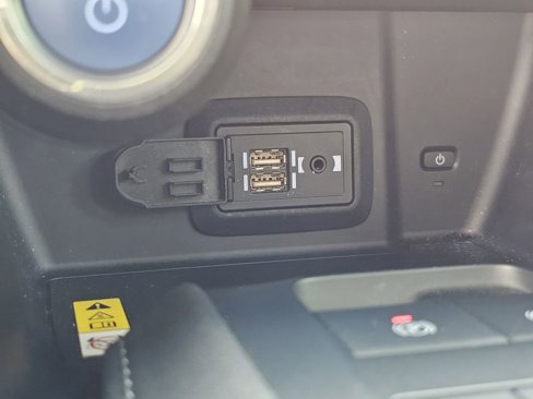 Used 2021 Toyota Venza LE w/ Carpet Mat Package (TMS) image 20