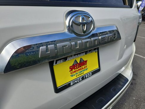 Used 2018 Toyota 4Runner SR5 image 38
