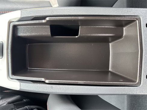 Used 2021 Chevrolet Bolt Premier w/ Infotainment Package image 28