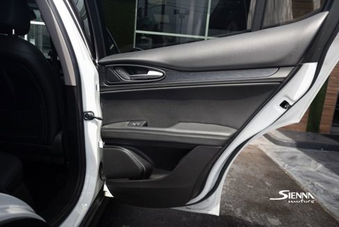 Used 2020 Alfa Romeo Stelvio image 17
