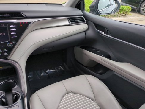 Used 2019 Toyota Camry SE image 15
