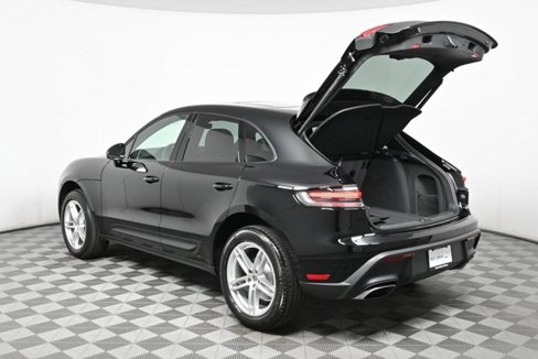 Certified 2025 Porsche Macan image 28