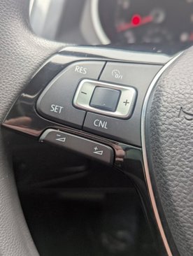 Used 2018 Volkswagen Tiguan S image 17
