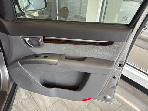 Used 2012 Hyundai Santa Fe SE image 34
