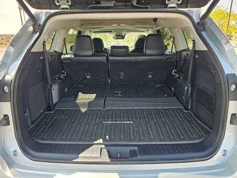 Used 2020 Toyota Highlander Limited image 29