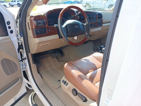 Used 2006 Ford F350 Lariat image 44