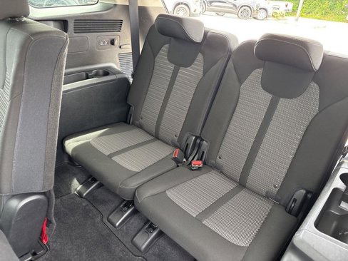 Used 2023 Kia Sorento LX image 19
