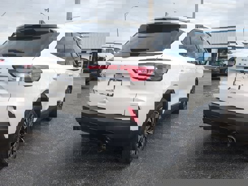 Used 2022 Ford Escape SE w/ SE Sport Appearance Package image 4