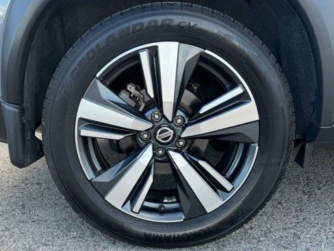 Used 2021 Nissan Rogue SL w/ Premium Package image 12