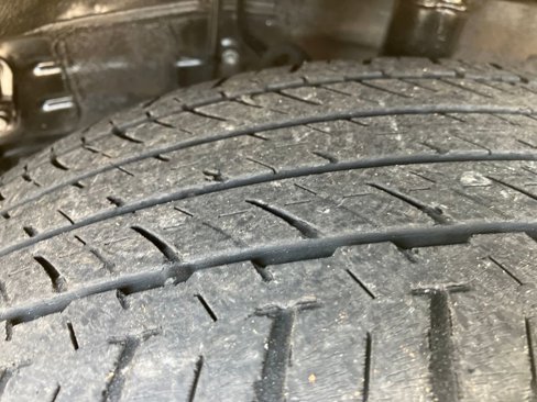 Used 2019 Toyota Highlander LE w/ Phone Cable & Charge Package image 14