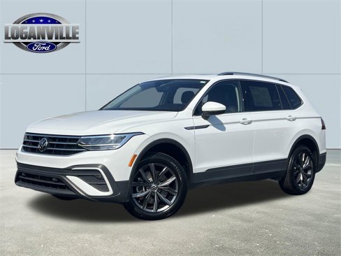Used 2022 Volkswagen Tiguan SE w/ Panoramic Sunroof Package image 1