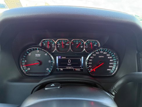 Used 2018 Chevrolet Suburban Premier image 25