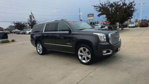 Used 2017 GMC Yukon XL Denali w/ Open Road Package image 2