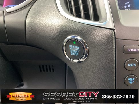 Used 2016 Ford Edge Titanium image 17