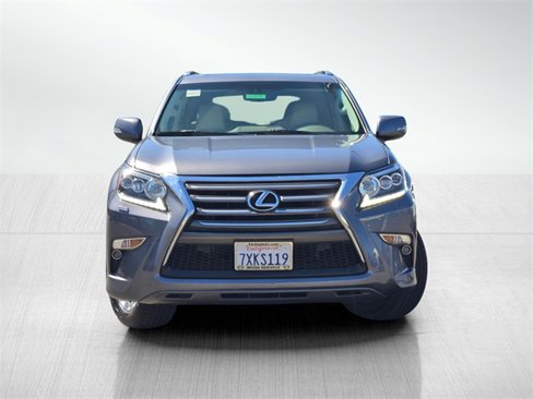 Used 2017 Lexus GX 460 image 2