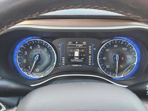 Certified 2018 Chrysler Pacifica Touring-L w/ Premium Audio Group image 11