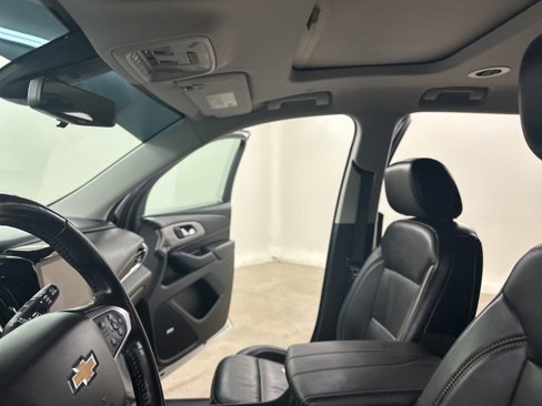 Used 2018 Chevrolet Traverse LT image 35
