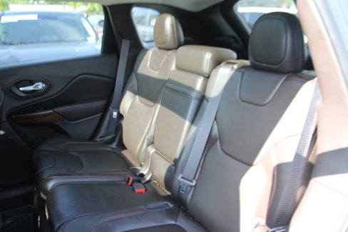 Used 2016 Jeep Cherokee Trailhawk w/ Comfort/Convenience Group image 35
