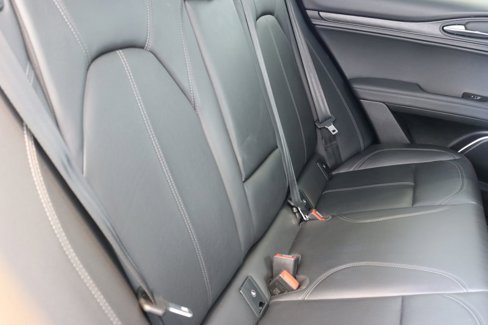 Used 2018 Alfa Romeo Stelvio AWD image 33