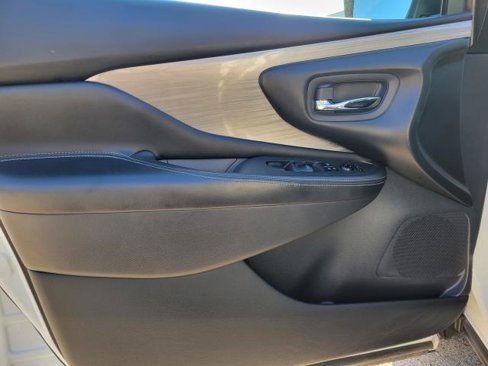 Used 2018 Nissan Murano S image 14