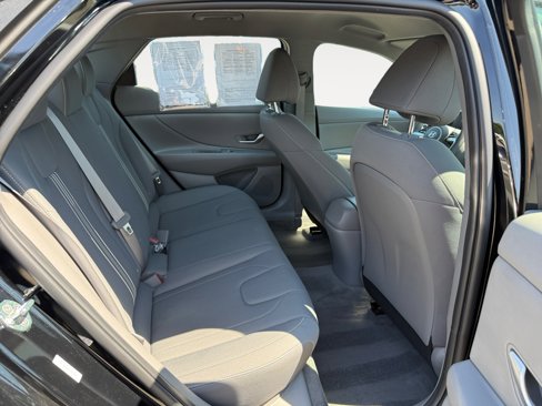 Certified 2023 Hyundai Elantra SEL image 18