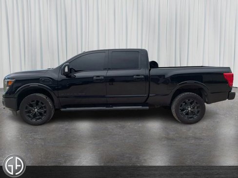 Used 2018 Nissan Titan SL w/ Midnight Edition image 8