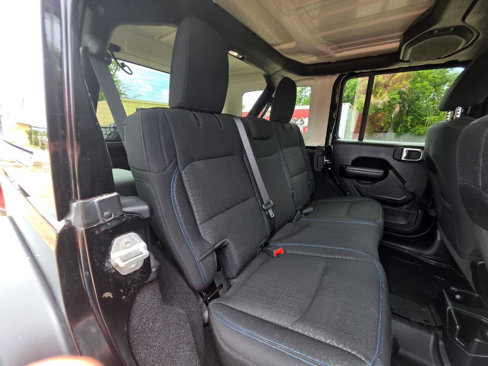 Used 2021 Jeep Wrangler Islander image 31