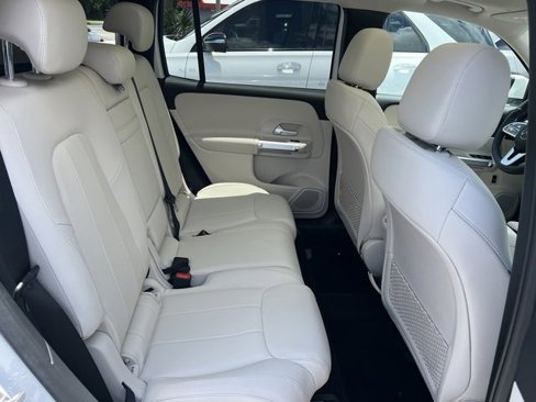 Used 2023 Mercedes-Benz GLB 250 image 30
